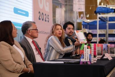 La UAM celebra su legado con un libro objeto